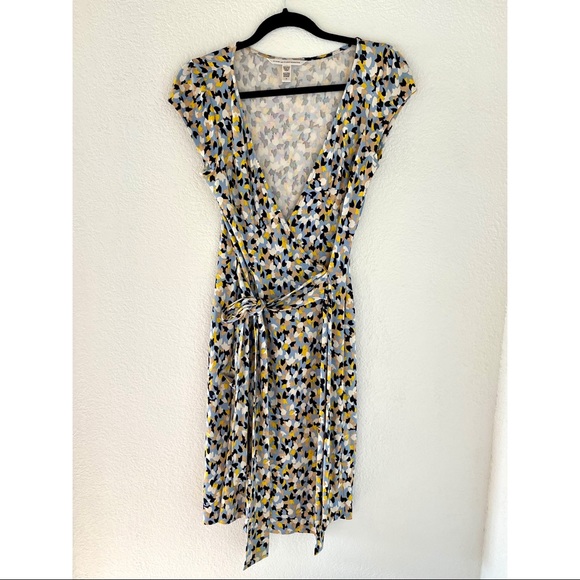 Diane von Furstenberg 100% Silk Kye Wrap Dress - Size 8 - Picture 3 of 8